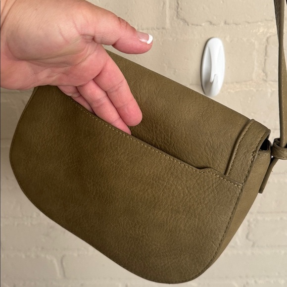 Universal thread purse adjustable strap green faux leather NEW - Picture 6 of 6